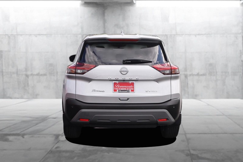 Nissan Rogue Vehicle Image 06