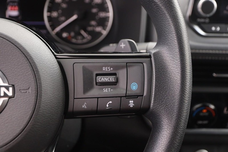 Nissan Rogue Vehicle Image 12