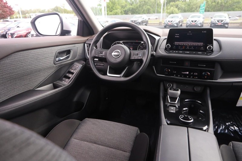 Nissan Rogue Vehicle Image 20