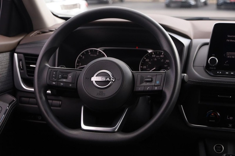 Nissan Rogue Vehicle Image 21