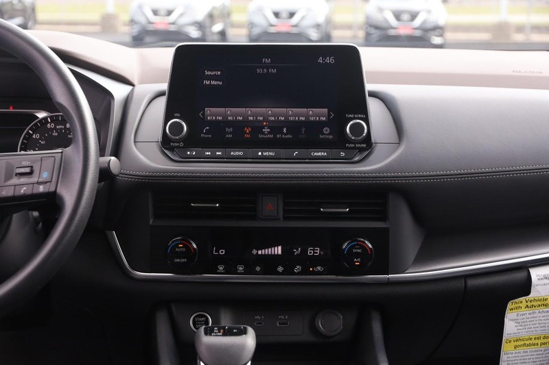 Nissan Rogue Vehicle Image 22