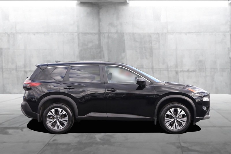 Nissan Rogue Vehicle Image 05