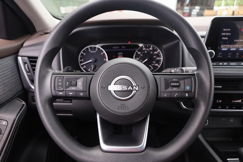 Nissan Rogue Vehicle Image 12