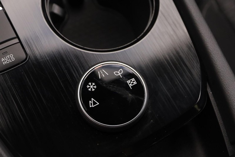 Nissan Rogue Vehicle Image 20