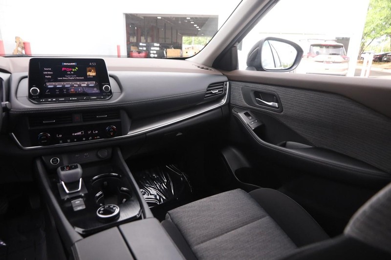 Nissan Rogue Vehicle Image 26