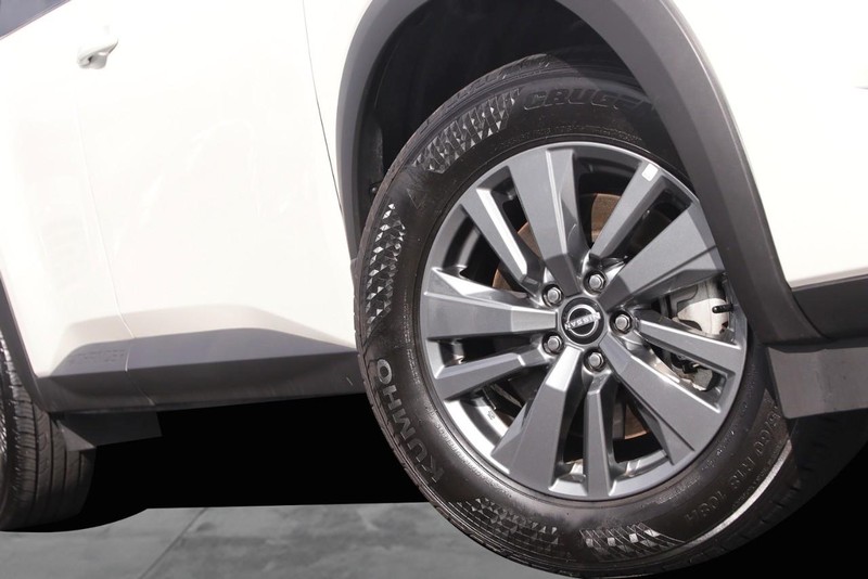 Nissan Pathfinder Vehicle Image 03