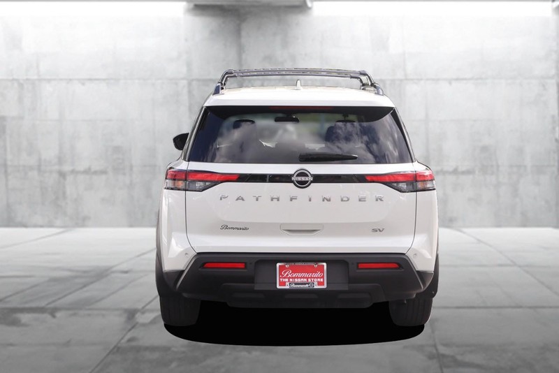 Nissan Pathfinder Vehicle Image 06