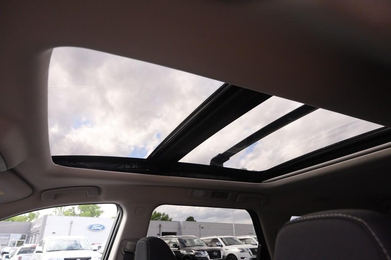 Nissan Pathfinder Vehicle Image 09
