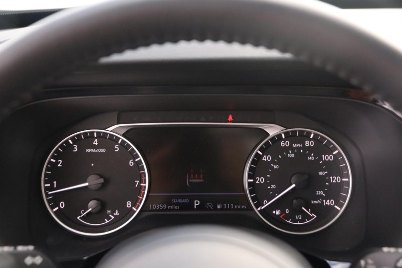 Nissan Pathfinder Vehicle Image 16