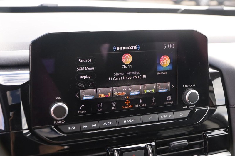 Nissan Pathfinder Vehicle Image 18