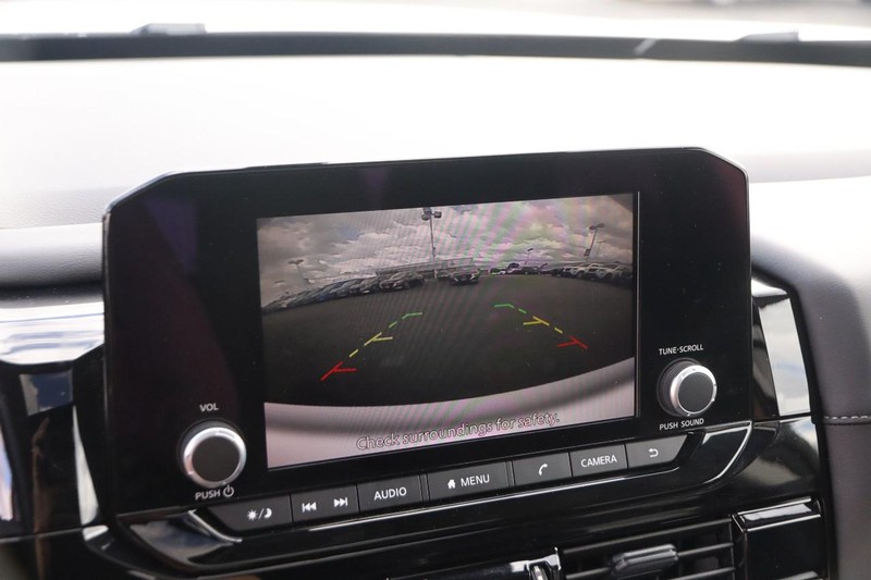 Nissan Pathfinder Vehicle Image 19