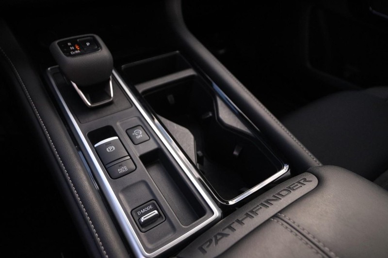 Nissan Pathfinder Vehicle Image 21