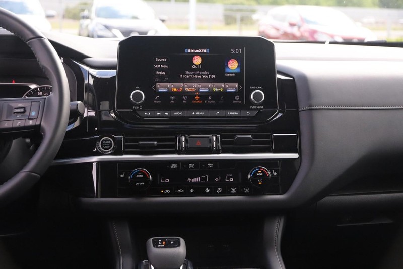Nissan Pathfinder Vehicle Image 26