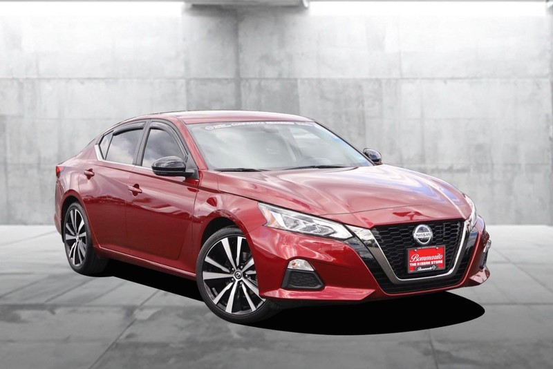 Nissan Altima Vehicle Image 02
