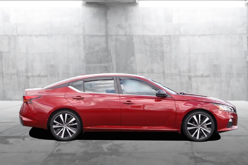Nissan Altima Vehicle Image 05