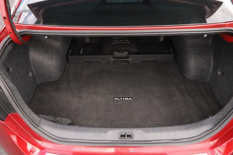 Nissan Altima Vehicle Image 07