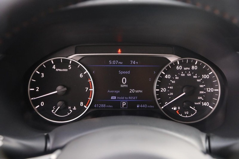 Nissan Altima Vehicle Image 14