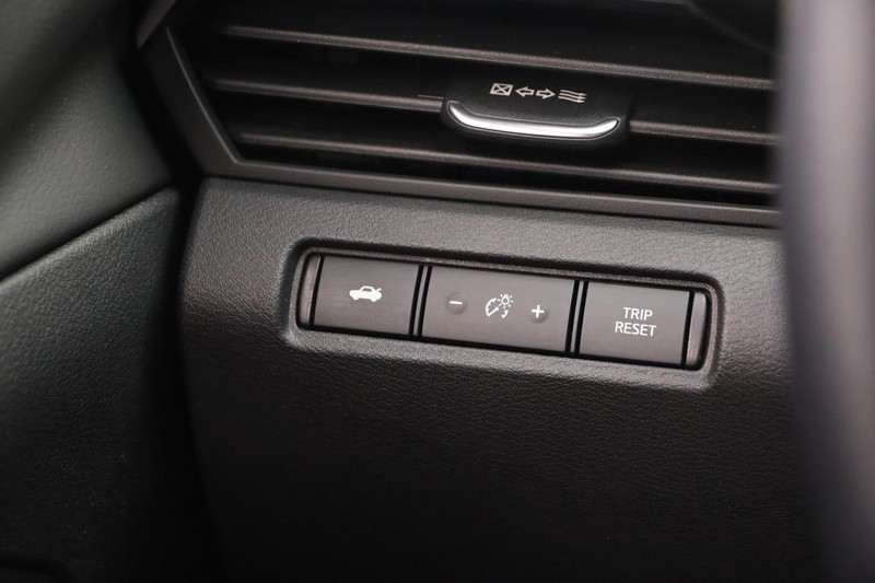 Nissan Altima Vehicle Image 19
