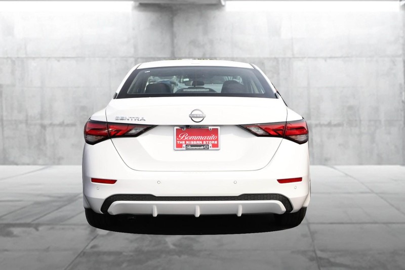 Nissan Sentra Vehicle Image 06