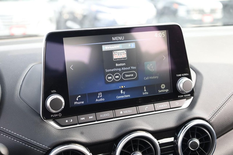 Nissan Sentra Vehicle Image 11