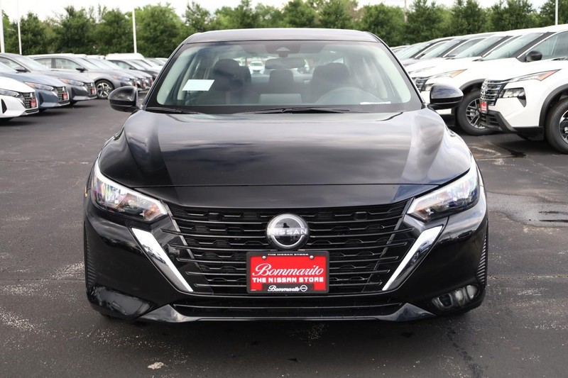 Nissan Sentra Vehicle Image 05