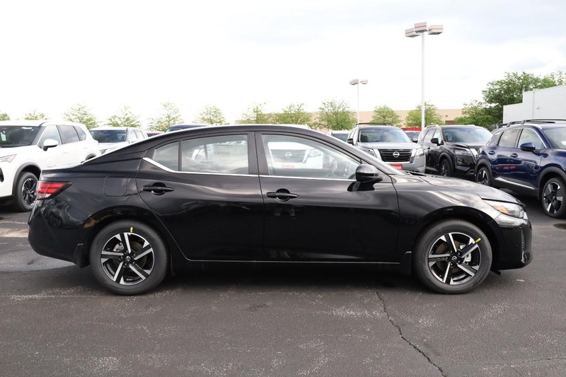 Nissan Sentra Vehicle Image 06