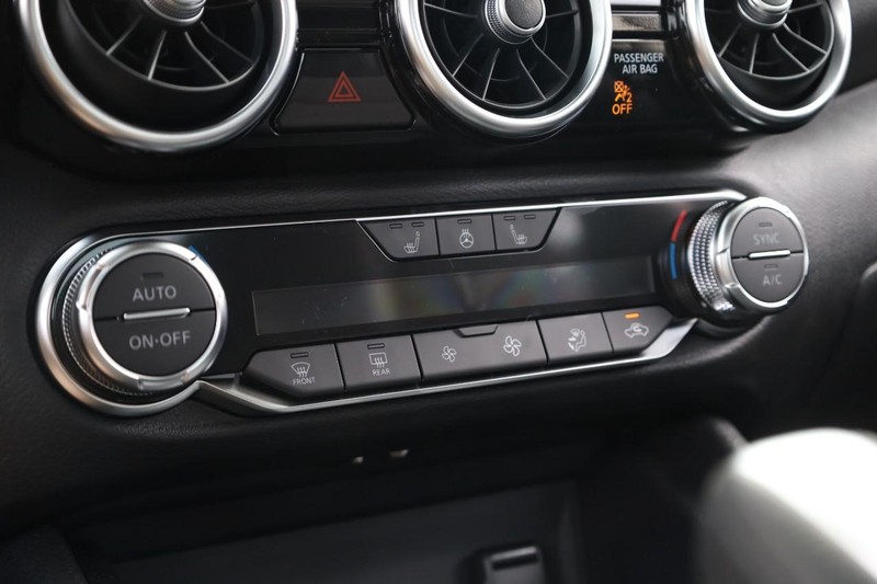 Nissan Sentra Vehicle Image 15