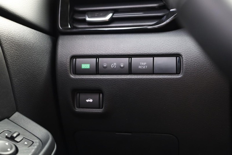 Nissan Sentra Vehicle Image 20