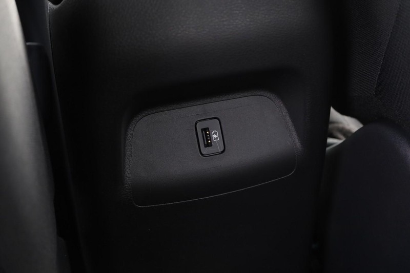 Nissan Sentra Vehicle Image 22