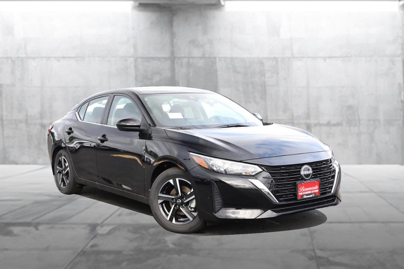 Nissan Sentra Vehicle Image 02