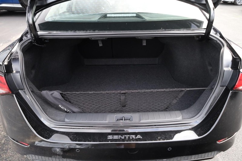 Nissan Sentra Vehicle Image 07