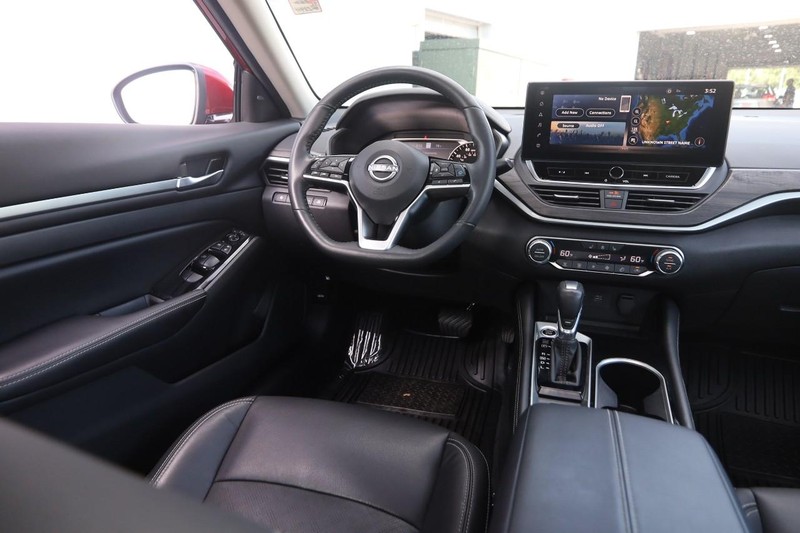 Nissan Altima Vehicle Image 19