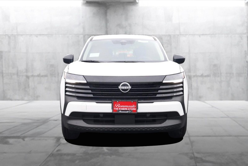Nissan Kicks Vehicle Image 04