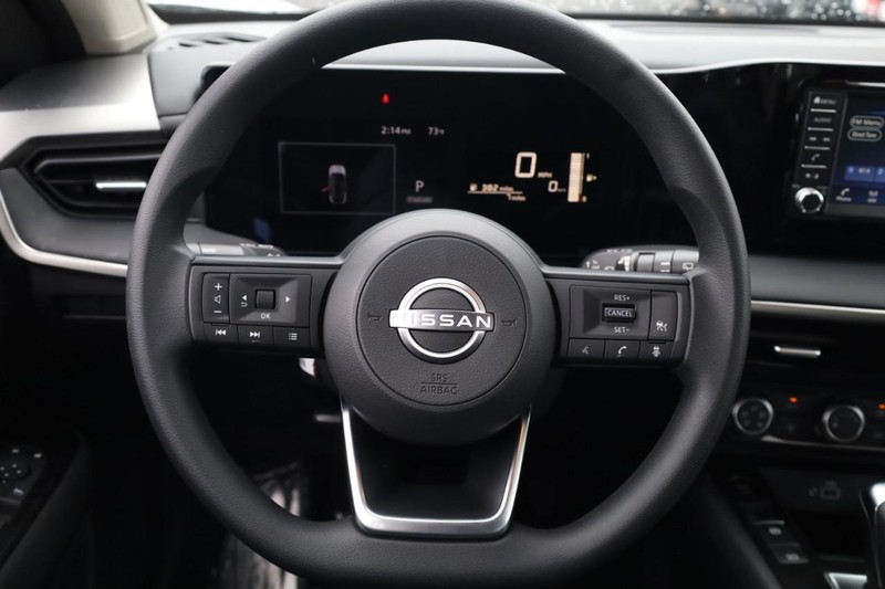 Nissan Kicks Vehicle Image 10