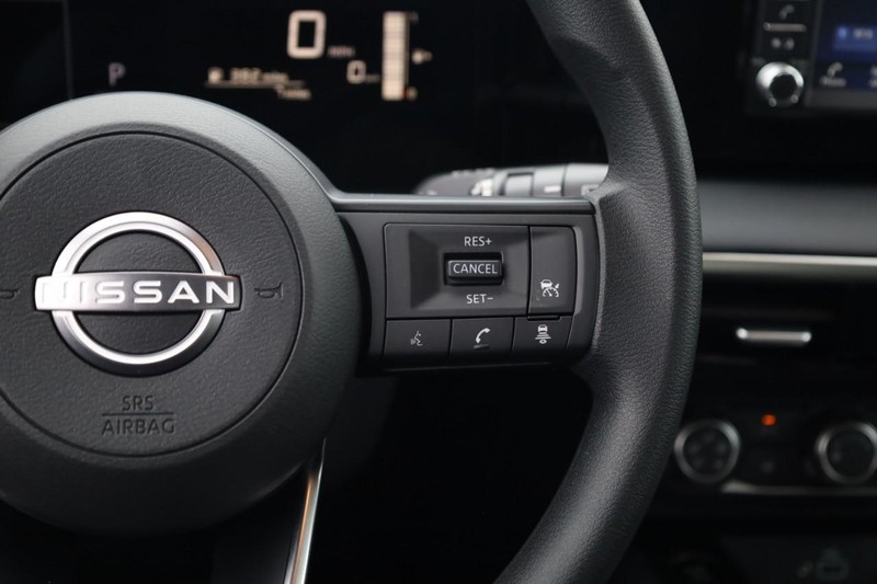 Nissan Kicks Vehicle Image 11