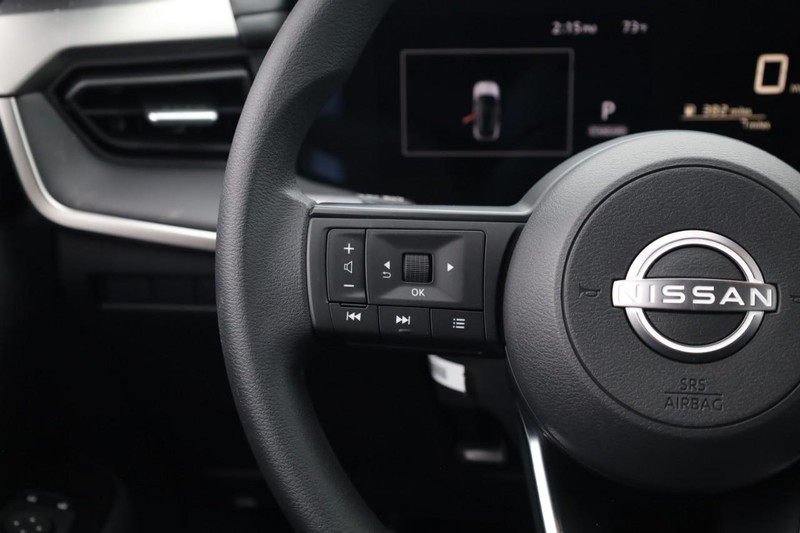 Nissan Kicks Vehicle Image 12