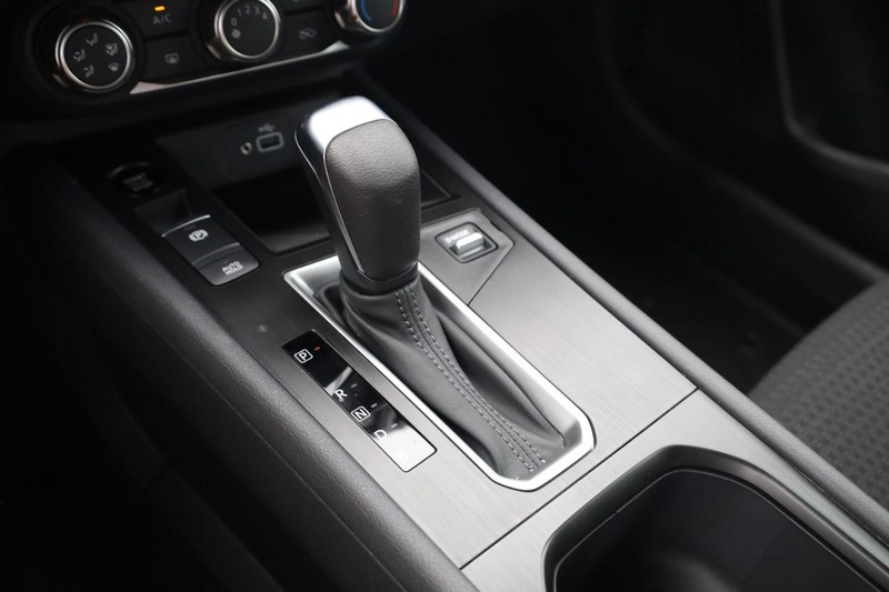 Nissan Kicks Vehicle Image 23