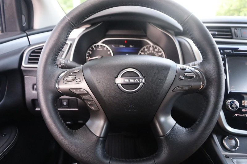 Nissan Murano Vehicle Image 10
