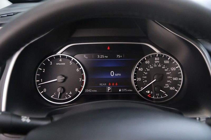 Nissan Murano Vehicle Image 13