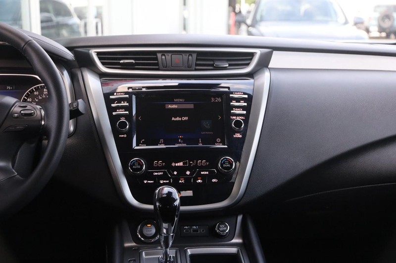 Nissan Murano Vehicle Image 23