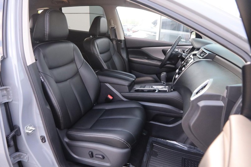Nissan Murano Vehicle Image 25