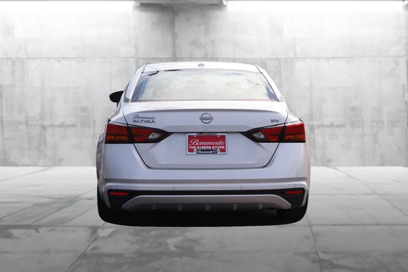 Nissan Altima Vehicle Image 06