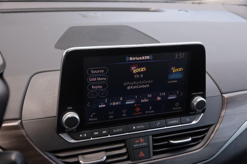 Nissan Altima Vehicle Image 15