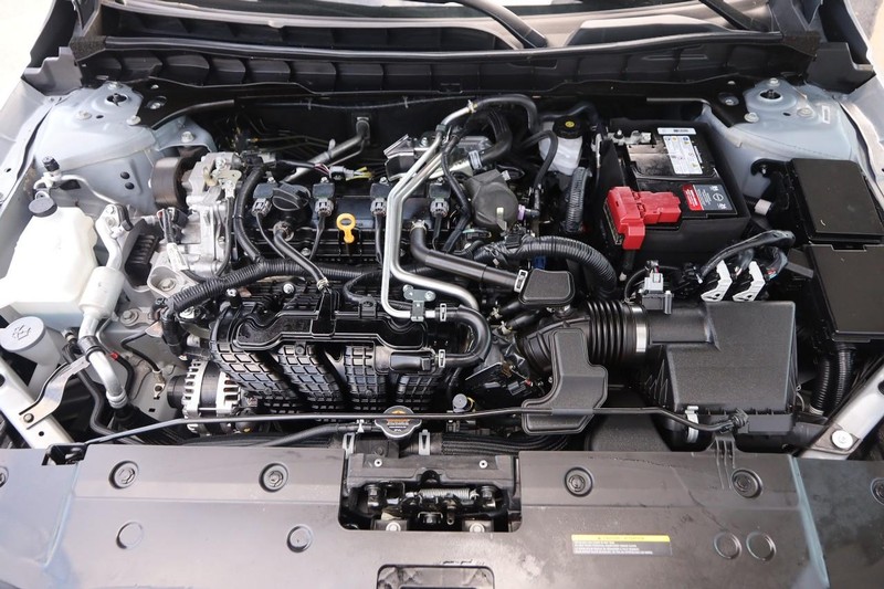 Nissan Altima Vehicle Image 24