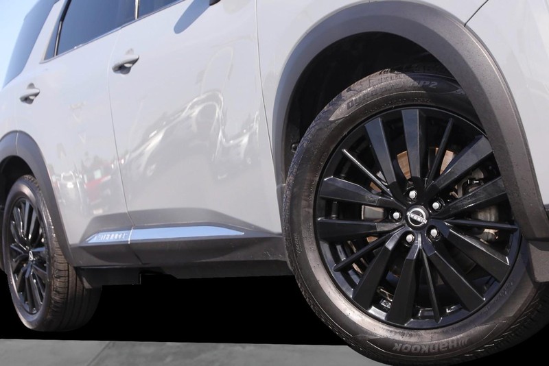 Nissan Pathfinder Vehicle Image 03