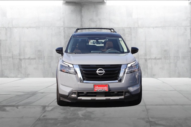 Nissan Pathfinder Vehicle Image 04