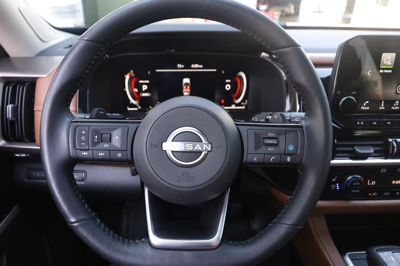 Nissan Pathfinder Vehicle Image 13