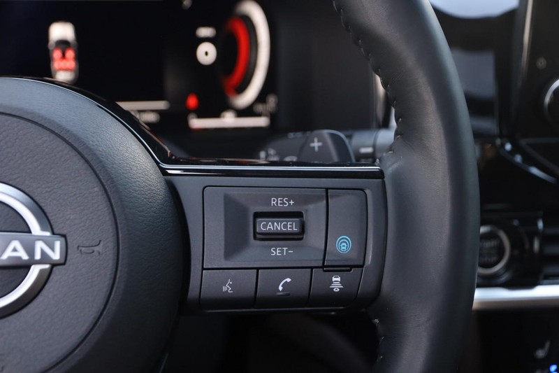 Nissan Pathfinder Vehicle Image 15
