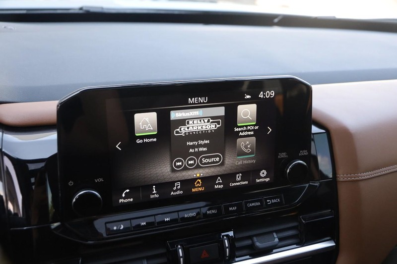Nissan Pathfinder Vehicle Image 18