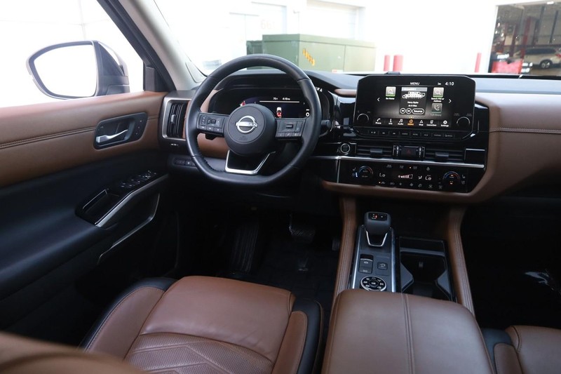 Nissan Pathfinder Vehicle Image 24